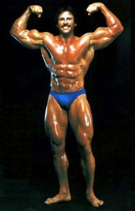 Steve Michalik is the winner of twenty two local and state championships during his professional bodybuilding career. How much was Michalik's net worth at the time of his death?